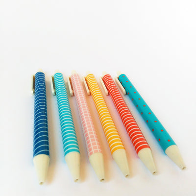 02 Bolígrafo Candy Bar de colores con rayas y lunares